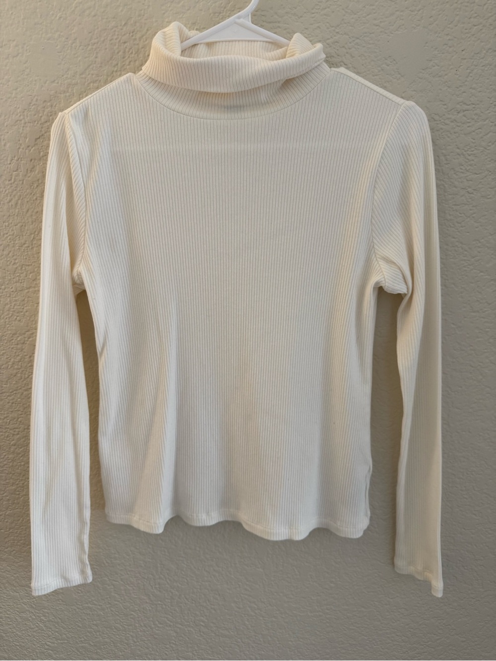 Old Navy Cream Ribbed Turtleneck Long Sleeve Top